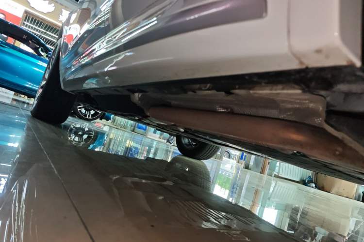 Used Land Rover Discovery Sport New Energy 2024 1.5T P300e Plug-in Hybrid Electric Version Left Side Sill