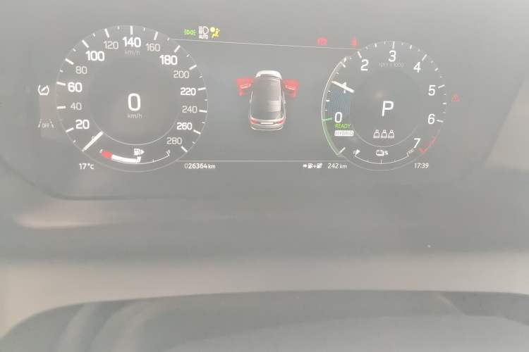 Used Land Rover Discovery Sport New Energy 2024 1.5T P300e Plug-in Hybrid Electric Version Odometer Close Up