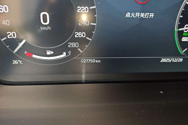Used Land Rover Discovery Sport New Energy 2024 1.5T P300e Plug-in Hybrid Electric Version Odometer Close Up