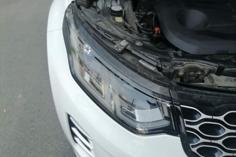 Used Land Rover Discovery Sport New Energy 2024 1.5T P300e Plug-in Hybrid Electric Version Right Front Headlight