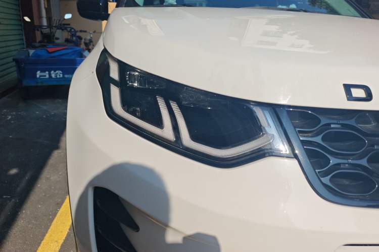 Used Land Rover Discovery Sport New Energy 2024 1.5T P300e Plug-in Hybrid Electric Version Right Front Headlight