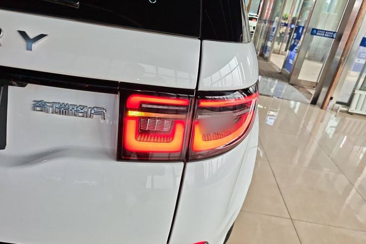 Used Land Rover Discovery Sport New Energy 2024 1.5T P300e Plug-in Hybrid Electric Version Right Rear Taillight