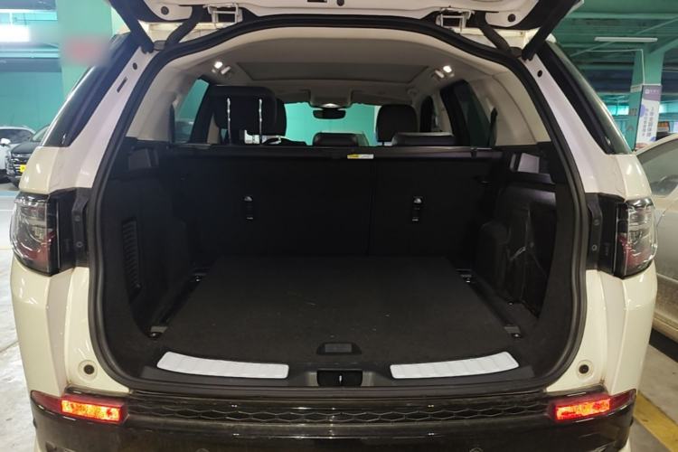 Used Land Rover Discovery Sport New Energy 2024 1.5T P300e Plug-in Hybrid Electric Version Trunk