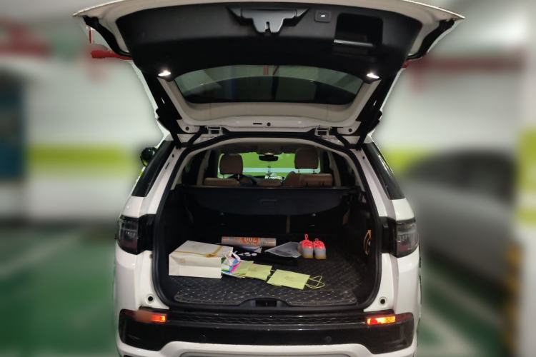 Used Land Rover Discovery Sport New Energy 2024 1.5T P300e Plug-in Hybrid Electric Version Trunk