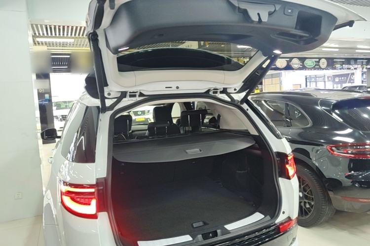 Used Land Rover Discovery Sport New Energy 2024 1.5T P300e Plug-in Hybrid Electric Version Trunk