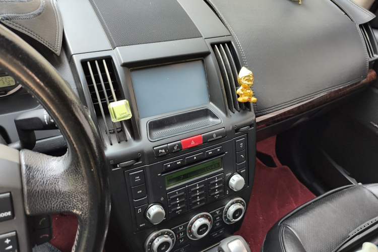 Used Land Rover Freelander 2 2007 3.2L Audio And AC Panel