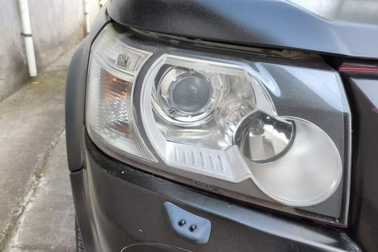 Used Land Rover Freelander 2 2007 3.2L Right Front Headlight