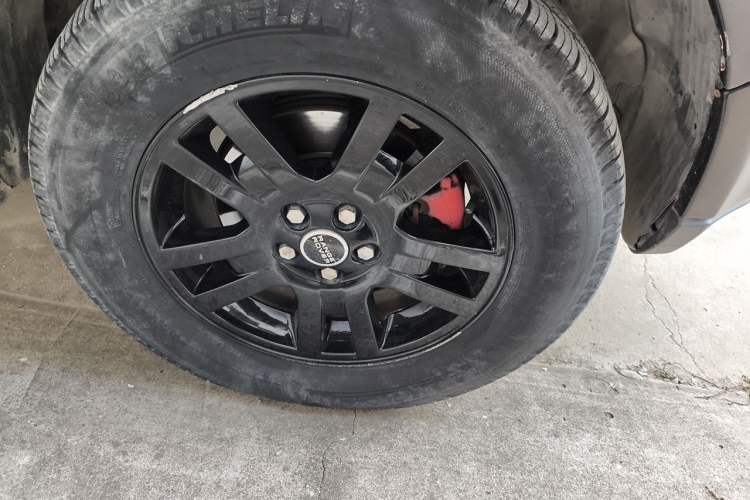 Used Land Rover Freelander 2 2007 3.2L Right Front Wheel Hub