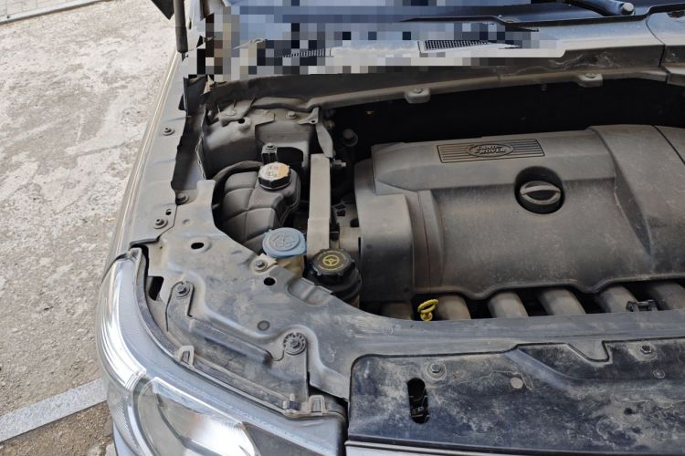 Used Land Rover Freelander 2 2007 3.2L Engine Bay Right