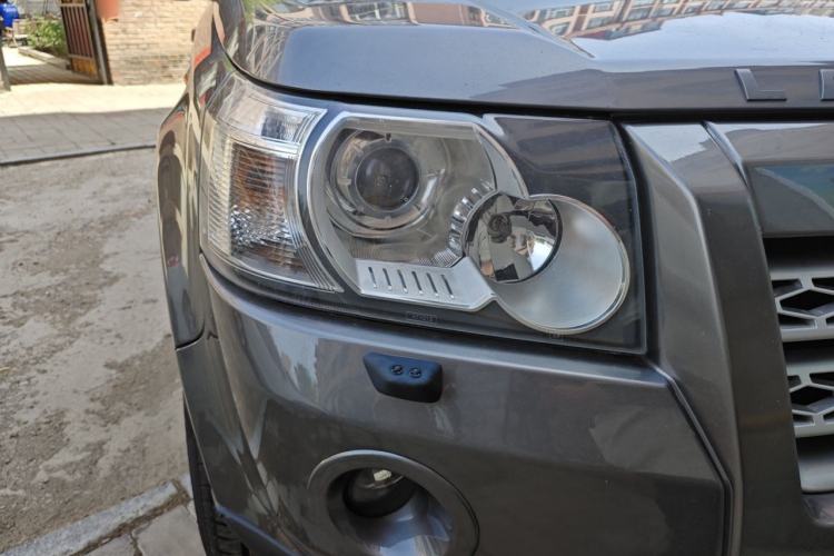 Used Land Rover Freelander 2 2007 3.2L Right Front Headlight