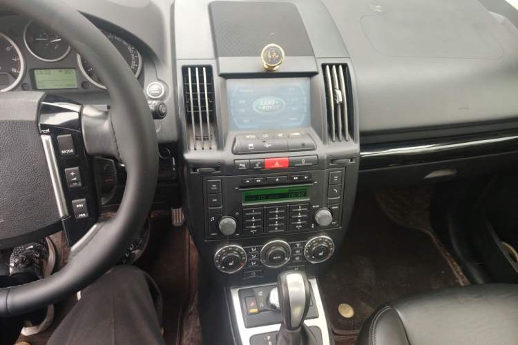 Used Land Rover Freelander 2 2010 3.2 i6 Automatic HSE Gasoline Version Audio And AC Panel