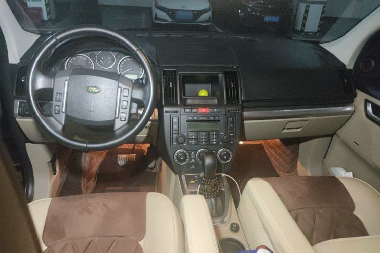 Used Land Rover Freelander 2 2010 3.2 i6 Automatic SE Gasoline Version Center Console