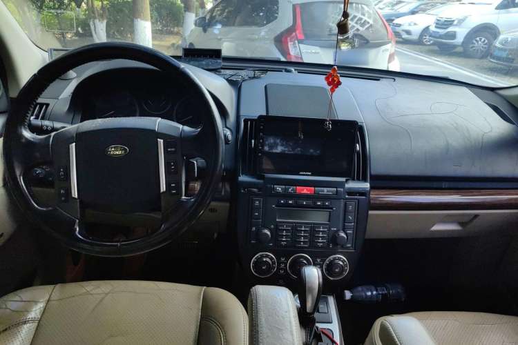 Used Land Rover Freelander 2 2010 2.2 TD4 Automatic HSE Diesel Edition Center Console