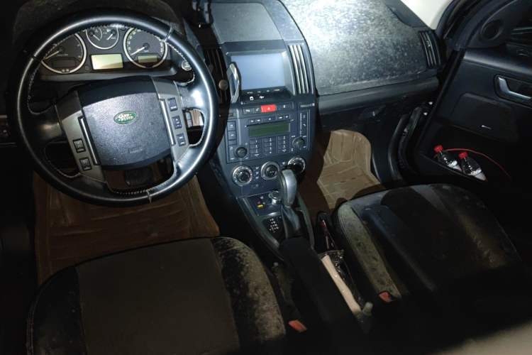 Used Land Rover Freelander 2 2010 2.2 TD4 Automatic SE Diesel Edition Center Console