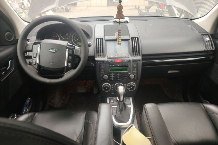 Used Land Rover Freelander 2 2010 3.2 i6 Automatic HSE Gasoline Version Center Console