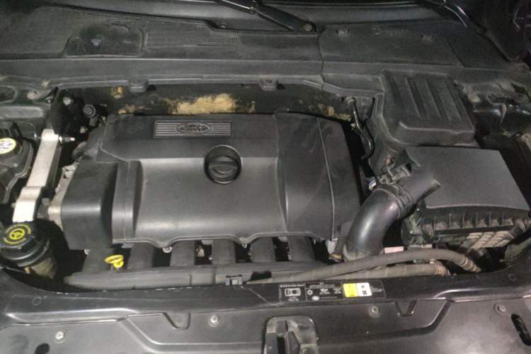 Used Land Rover Freelander 2 2010 3.2 i6 Automatic SE Gasoline Version Engine Bay
