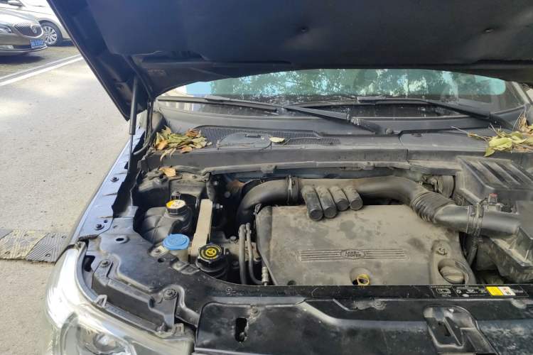 Used Land Rover Freelander 2 2010 2.2 TD4 Automatic HSE Diesel Edition Engine Bay Right