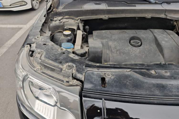 Used Land Rover Freelander 2 2010 3.2 i6 Automatic SE Gasoline Version Engine Bay Right
