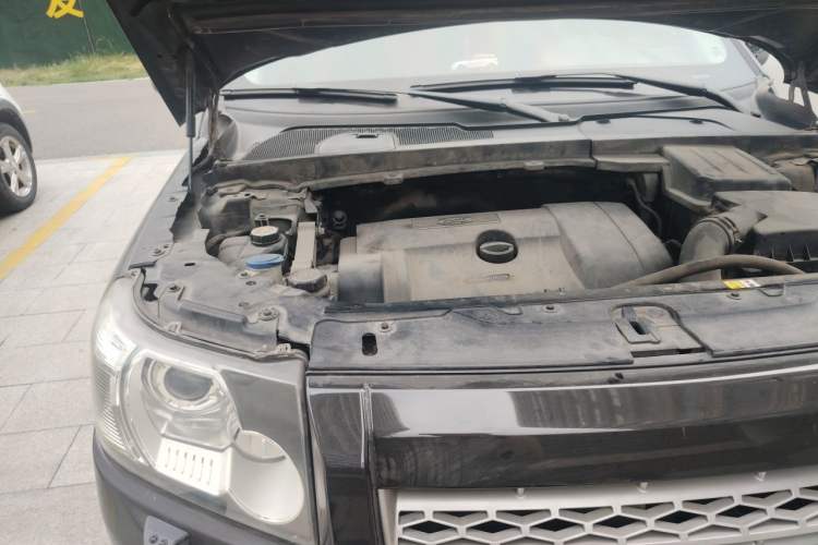 Used Land Rover Freelander 2 2010 3.2 i6 Automatic HSE Gasoline Version Engine Bay Right