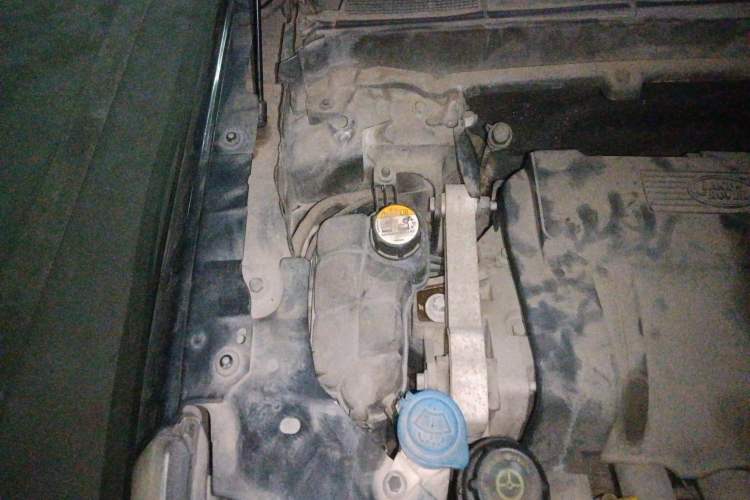 Used Land Rover Freelander 2 2010 3.2 i6 Automatic HSE Gasoline Version Engine Bay Right
