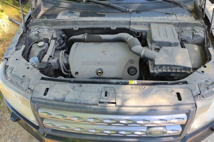 Used Land Rover Freelander 2 2010 2.2 TD4 Automatic SE Diesel Edition Engine Bay