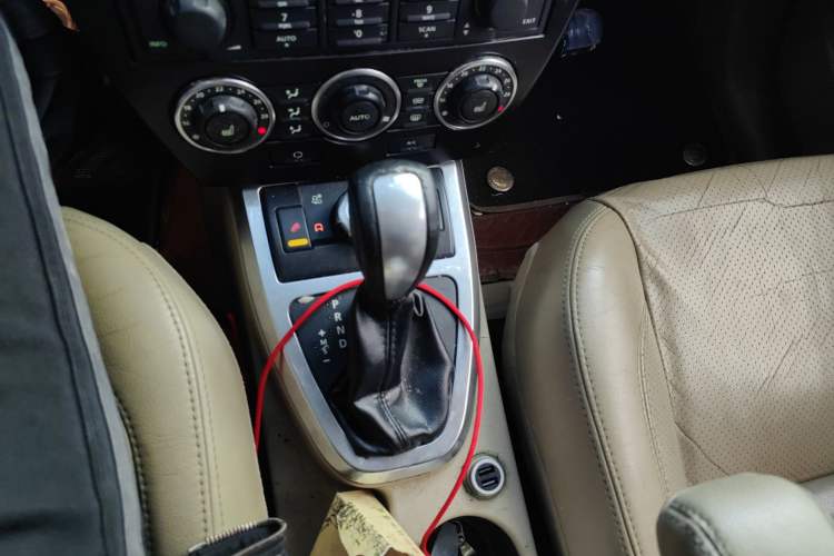 Used Land Rover Freelander 2 2010 2.2 TD4 Automatic HSE Diesel Edition Gear Lever