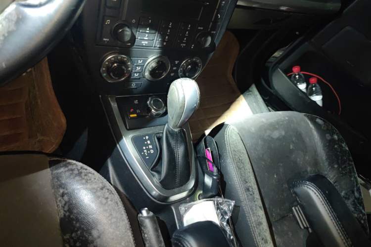 Used Land Rover Freelander 2 2010 2.2 TD4 Automatic SE Diesel Edition Gear Lever