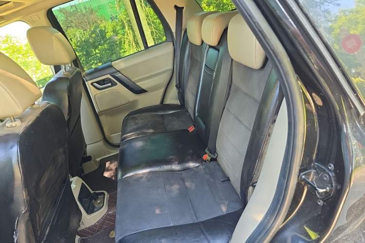 Used Land Rover Freelander 2 2010 2.2 TD4 Automatic SE Diesel Edition Left Rear Seat