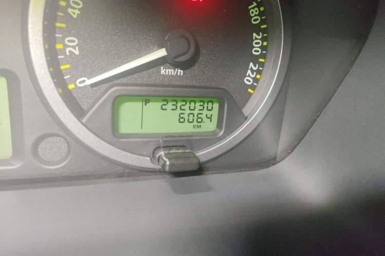 Used Land Rover Freelander 2 2010 3.2 i6 Automatic SE Gasoline Version Odometer Close Up