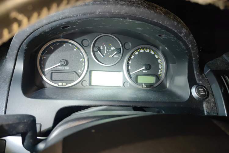 Used Land Rover Freelander 2 2010 2.2 TD4 Automatic SE Diesel Edition Odometer Close Up