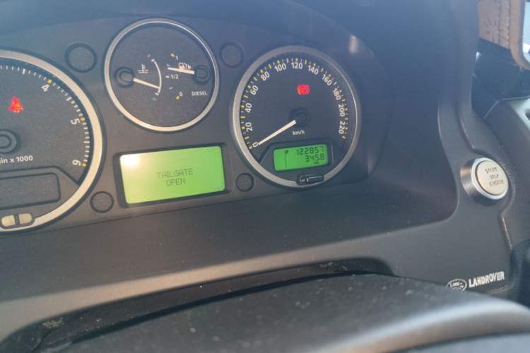 Used Land Rover Freelander 2 2010 2.2 TD4 Automatic SE Diesel Edition Odometer Close Up