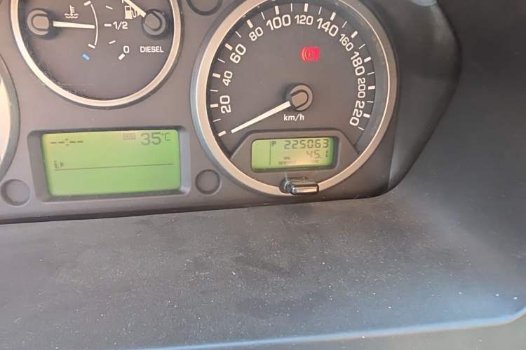 Used Land Rover Freelander 2 2010 2.2 TD4 Automatic SE Diesel Edition Odometer Close Up