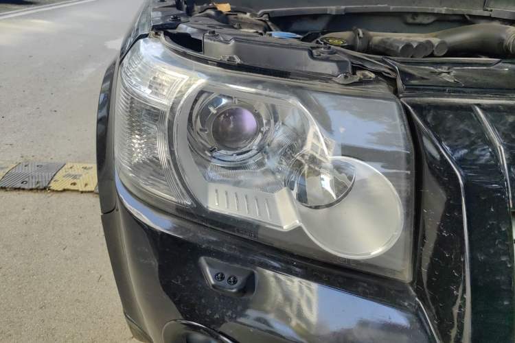 Used Land Rover Freelander 2 2010 2.2 TD4 Automatic HSE Diesel Edition Right Front Headlight