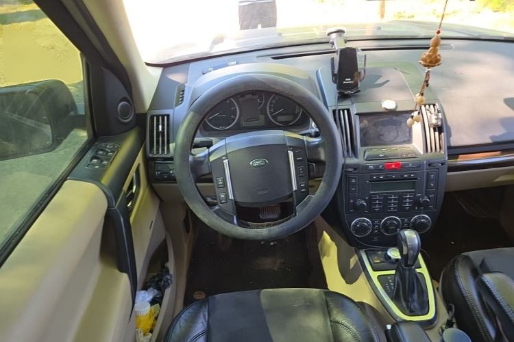Used Land Rover Freelander 2 2010 2.2 TD4 Automatic SE Diesel Edition Steering Wheel