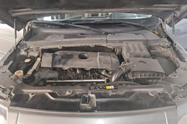 Used Land Rover Freelander 2 2010 3.2 i6 Automatic SE Gasoline Version Engine Bay