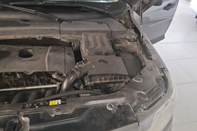Used Land Rover Freelander 2 2010 3.2 i6 Automatic SE Gasoline Version Engine Bay Left