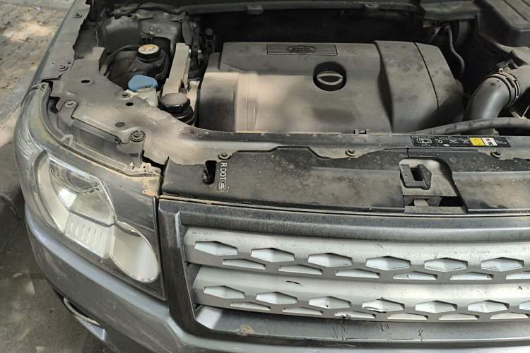 Used Land Rover Freelander 2 2010 3.2 i6 Automatic SE Gasoline Version Engine Bay Right
