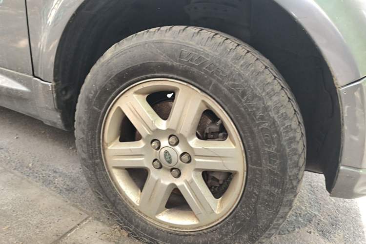 Used Land Rover Freelander 2 2010 3.2 i6 Automatic SE Gasoline Version Right Front Wheel Hub
