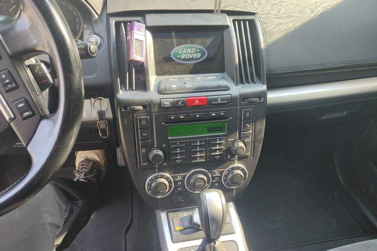 Used Land Rover Freelander 2 2010 3.2 i6 Automatic SE Gasoline Version Audio And AC Panel