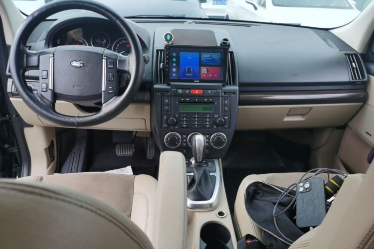 Used Land Rover Freelander 2 2010 3.2 i6 Automatic SE Gasoline Version Center Console