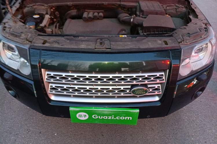 Used Land Rover Freelander 2 2010 2.2 TD4 Automatic SE Diesel Edition Engine Bay