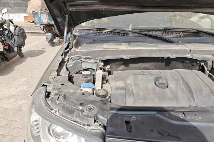 Used Land Rover Freelander 2 2010 3.2 i6 Automatic HSE Gasoline Version Engine Bay Right