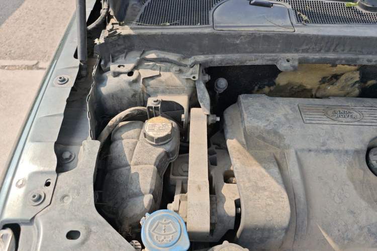 Used Land Rover Freelander 2 2010 3.2 i6 Automatic HSE Gasoline Version Engine Bay Right