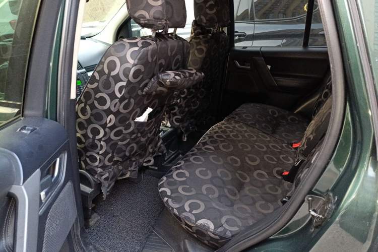 Used Land Rover Freelander 2 2010 2.2 TD4 Automatic SE Diesel Edition Left Rear Seat