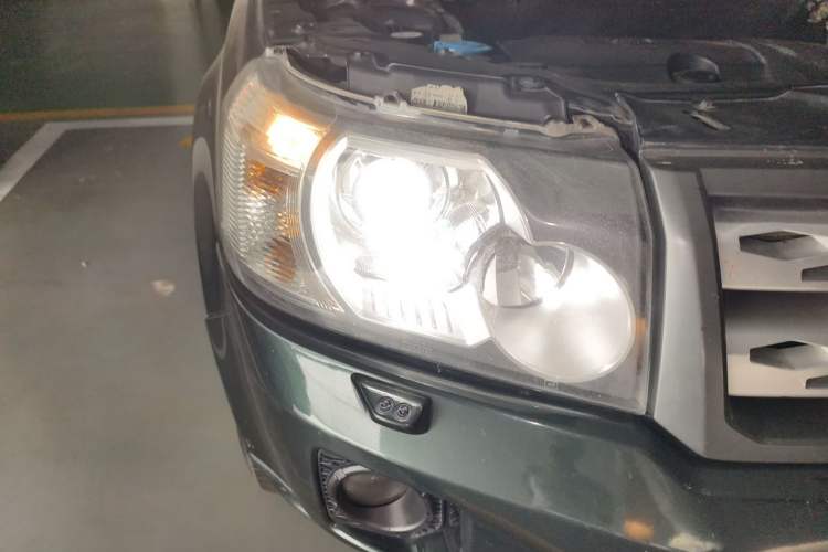 Used Land Rover Freelander 2 2010 3.2 i6 Automatic HSE Gasoline Version Right Front Headlight