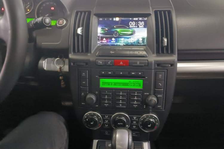 Used Land Rover Freelander 2 2010 3.2 i6 Automatic HSE Gasoline Version Audio And AC Panel