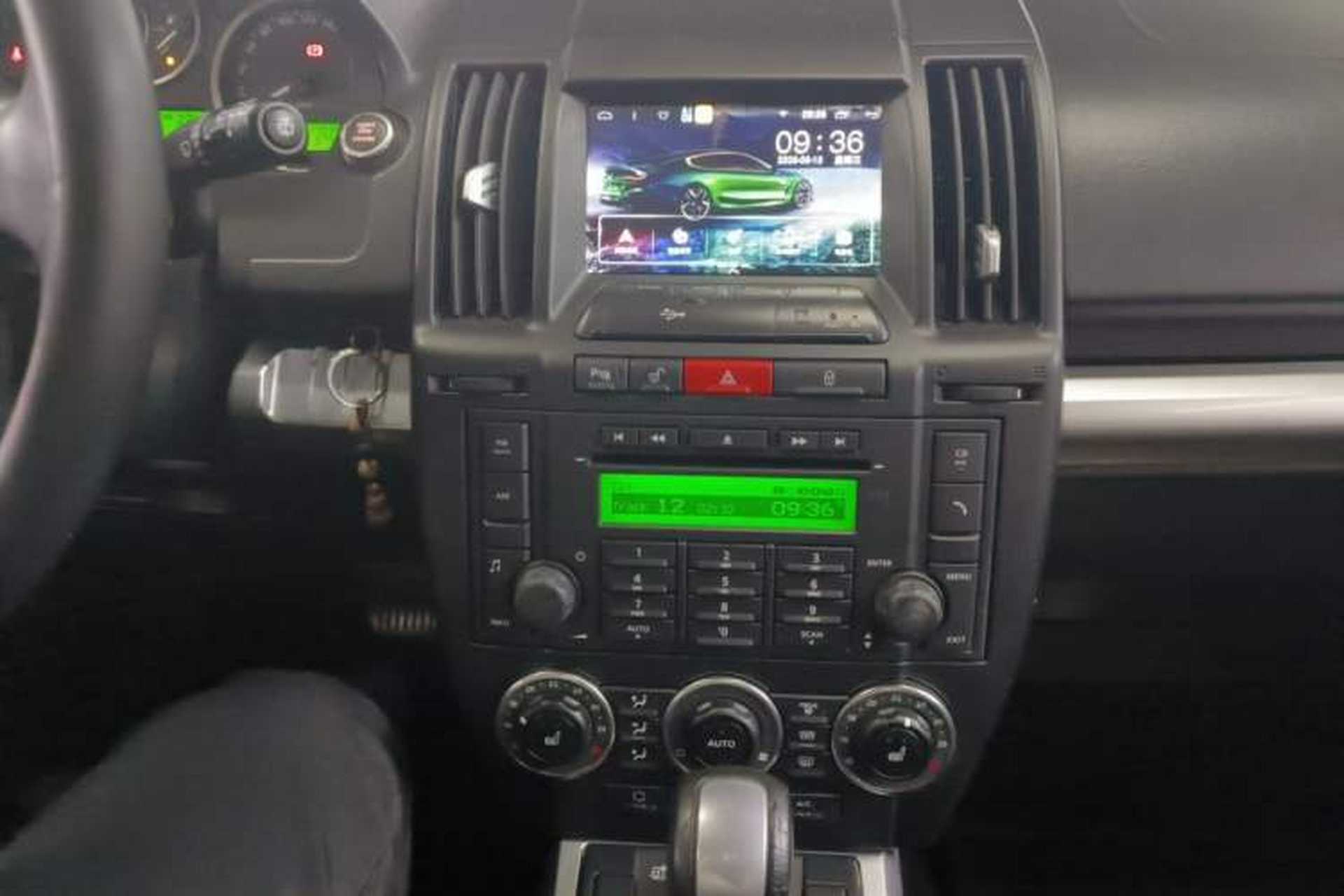 Used Land Rover Freelander 2 2010 3.2 i6 Automatic HSE Gasoline Version Audio And AC Panel