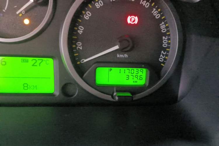 Used Land Rover Freelander 2 2010 3.2 i6 Automatic HSE Gasoline Version Odometer Close Up
