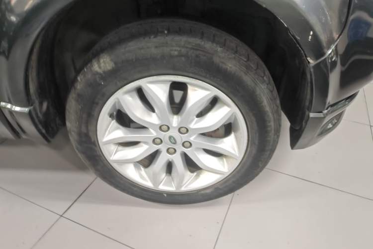 Used Land Rover Freelander 2 2010 3.2 i6 Automatic SE Gasoline Version Right Front Wheel Hub