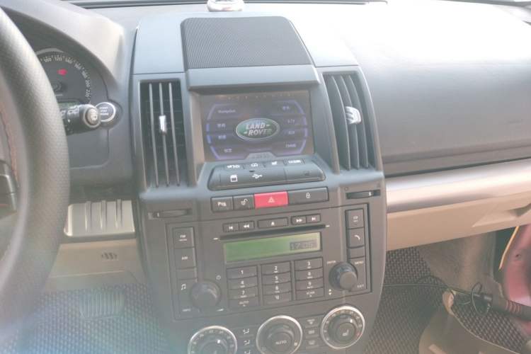 Used Land Rover Freelander 2 2010 3.2 i6 Automatic HSE Gasoline Version Audio And AC Panel